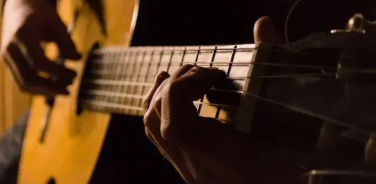 App to Learn Guitar Online