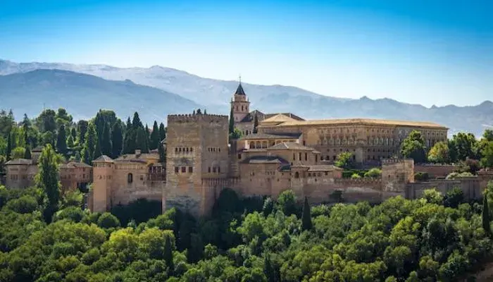 Alhambra de Granada - Tourism in Spain - Unsplash Reproduction