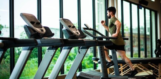 Treadmill or street running? Understand the differences.