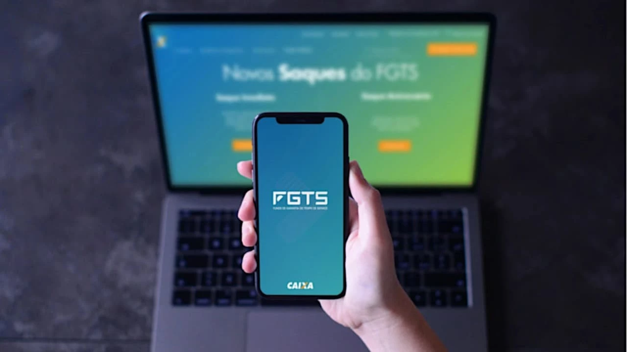 imagem de um celular no aplicativo do FGTS